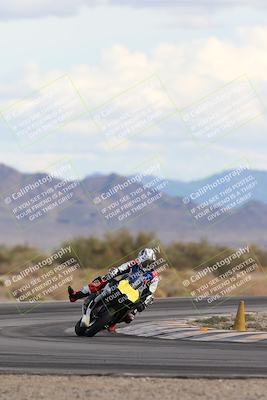 media/Nov-16-2025-Race Pace (Sun) [[8c5fa54630]]/Non Verified Riders (1st 20 Minutes)/5-Turn 15 (110pm)/